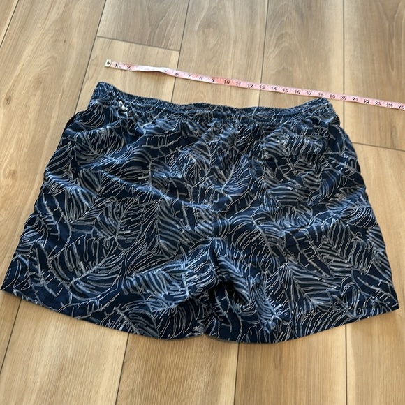 EUC Men’s Leaf Print Navy Blue & White Athletic Swim Trunks Size 38 Waist XL - Picture 5 of 8